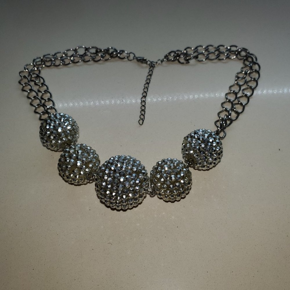 BALL NECKLACE